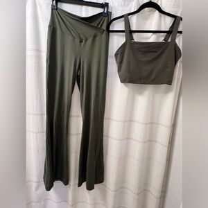 Aerie Flared athletic set - XL